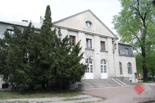 Pruszkow theatre and library