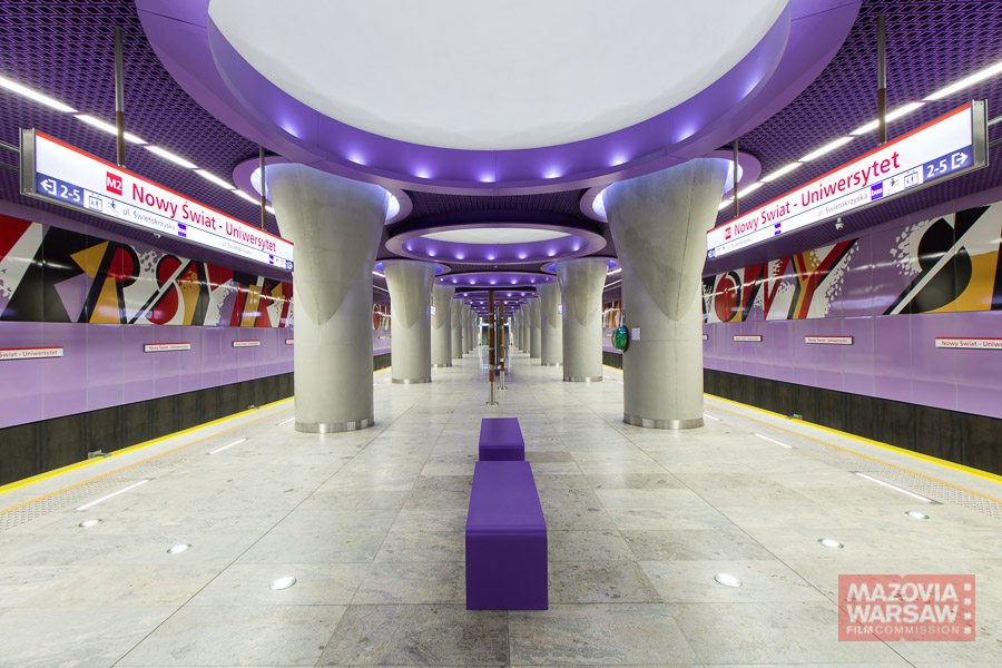 Nowy Swiat-Uniwersytet Metro Station, Warsaw