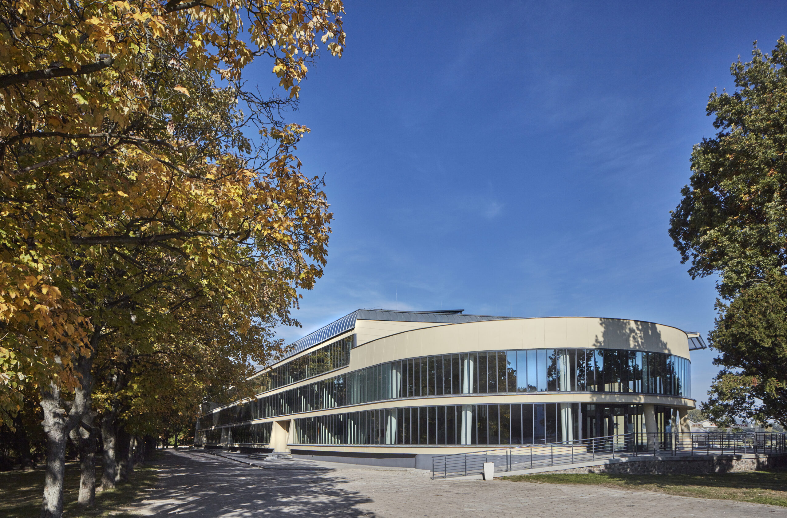 Tor Wyścigów Konnych Służewiec - Trybuna II